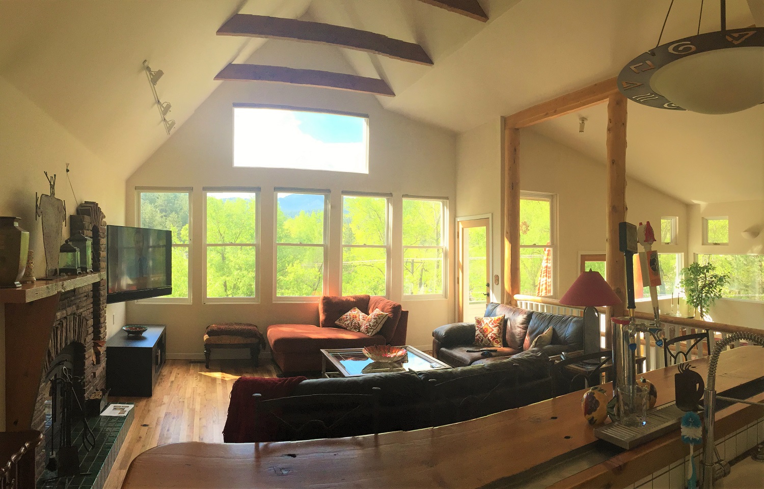 Boulder-cabin-vacation-rental__livingroom.JPG