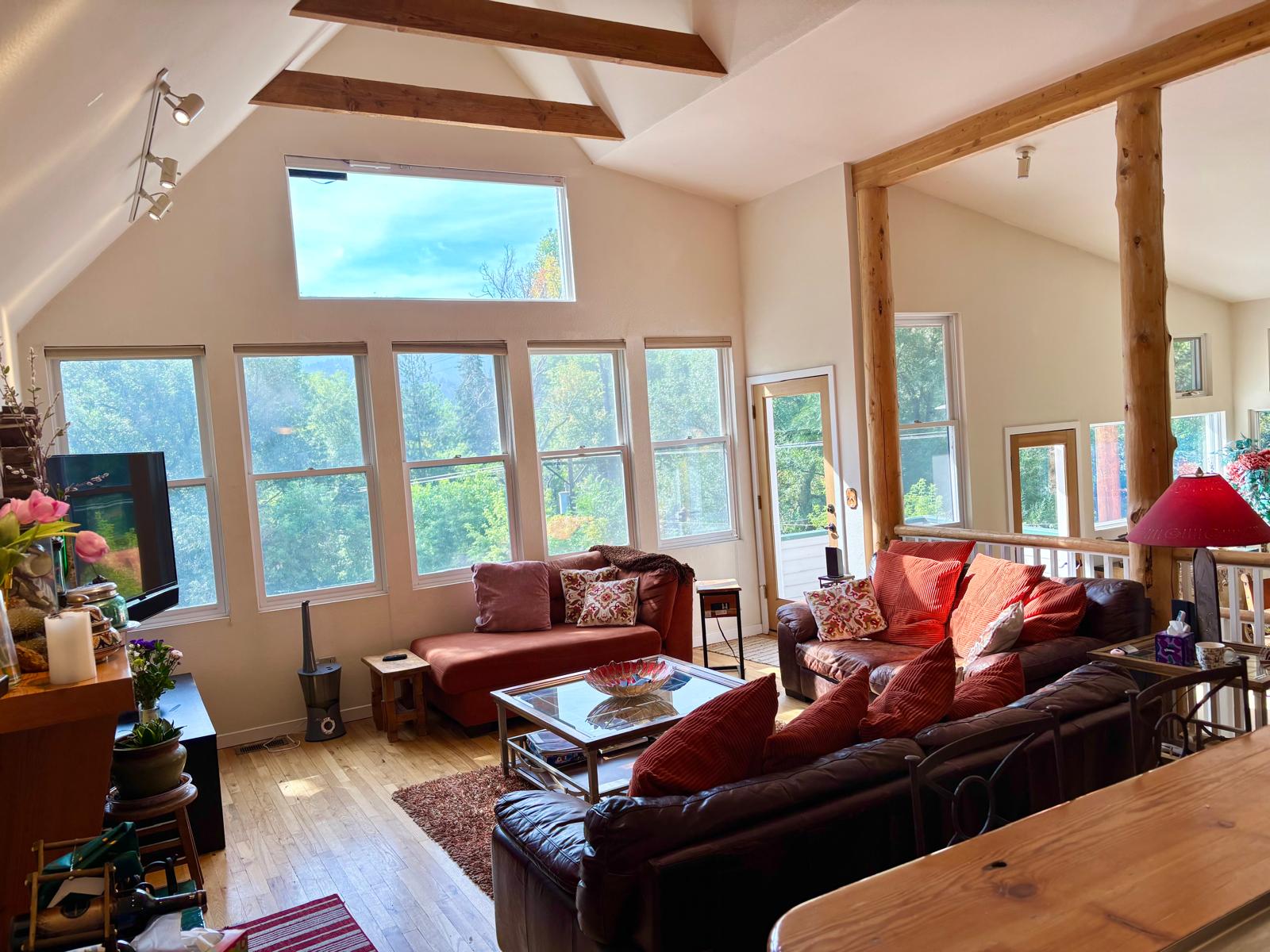 Boulder-cabin-vacation-rental__livingroom.jpg
