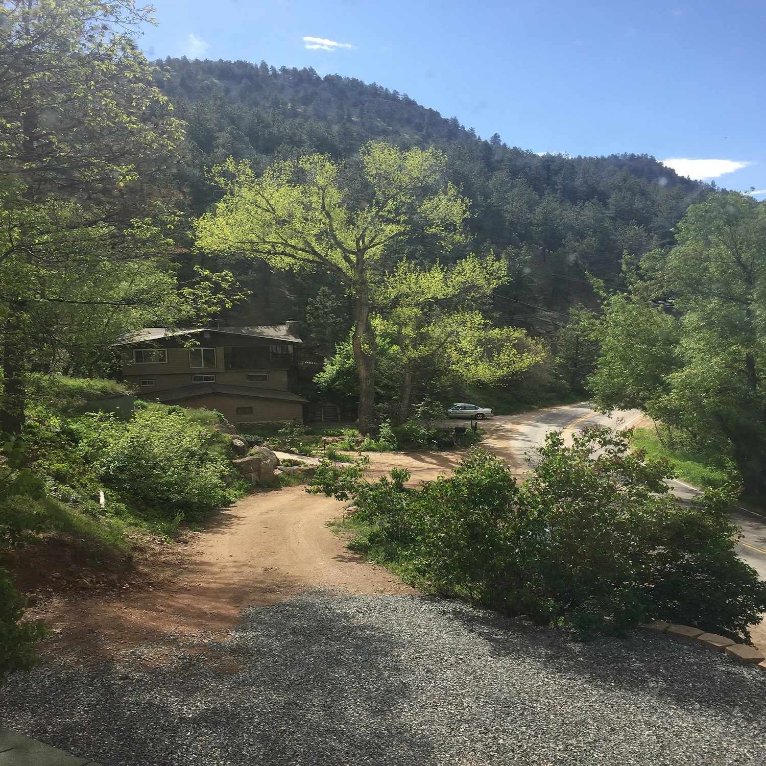 Boulder-cabin-vacation-rental_driveway.JPG