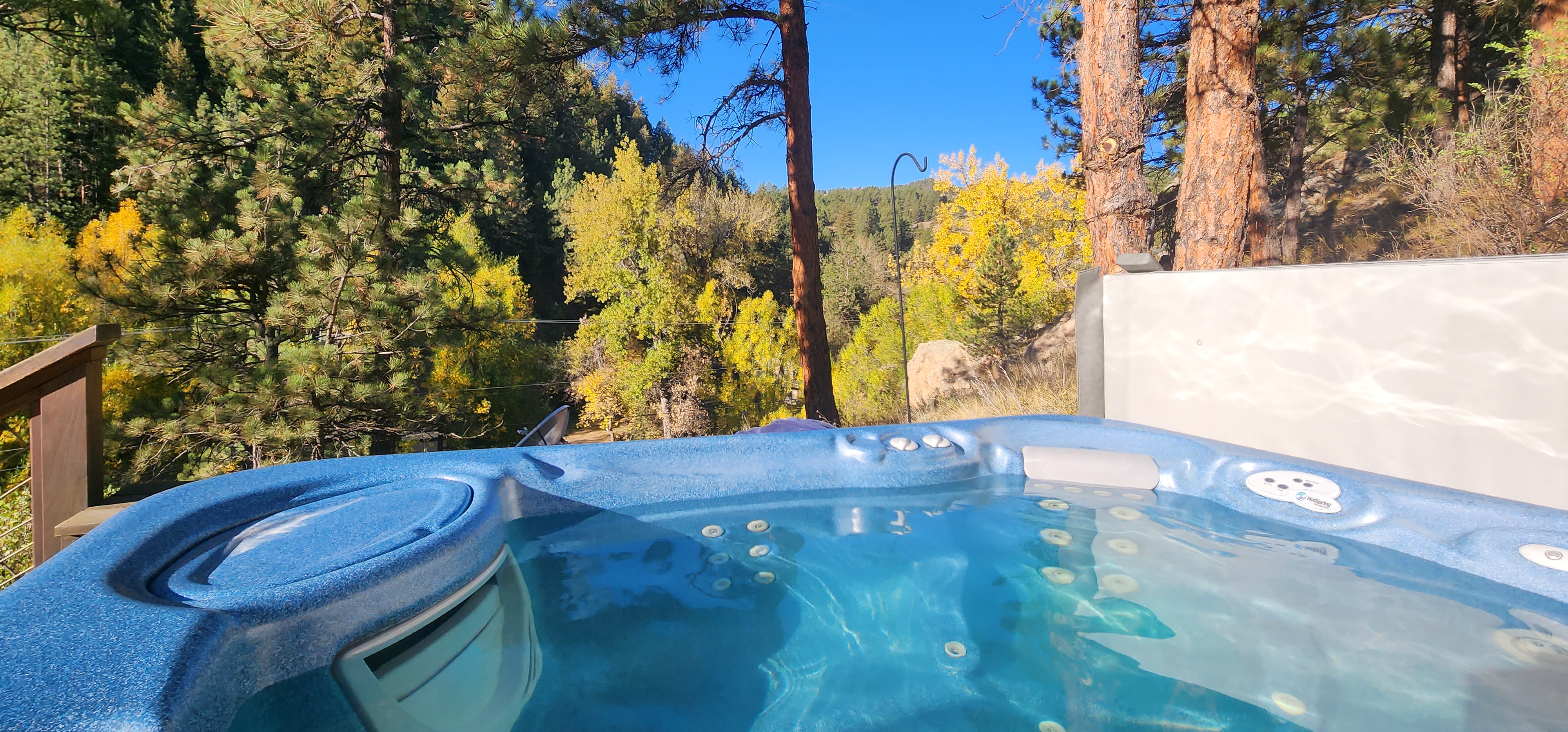 Boulder-cabin-vacation-rental_jacuzzi.jpg